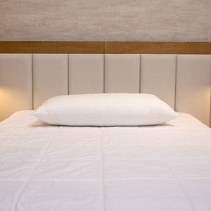 Essential Medium Pillow